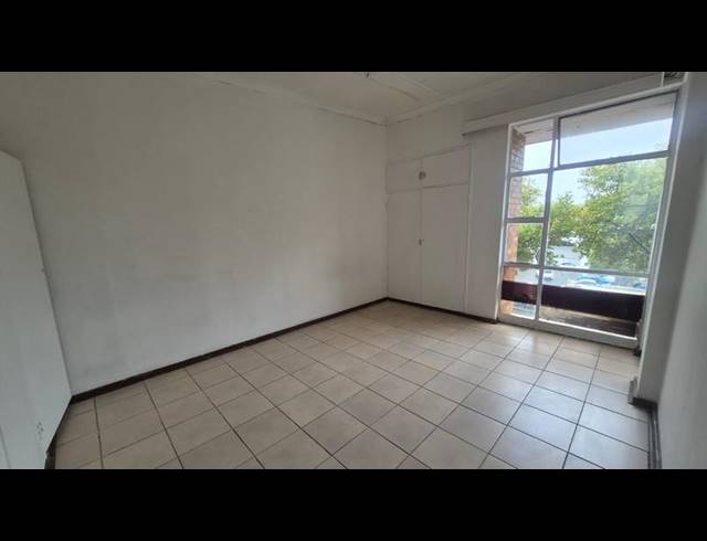2 BEDROOM APARTMENT FOR SALE IN KRUGERSDORP CENTRAL